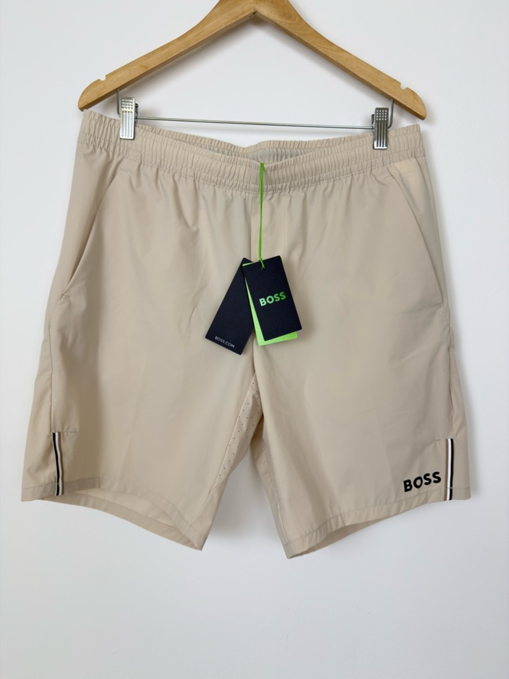 Hugo Boss Men’s Shorts Beige Athletic 9” Inseam Size 34 NWT